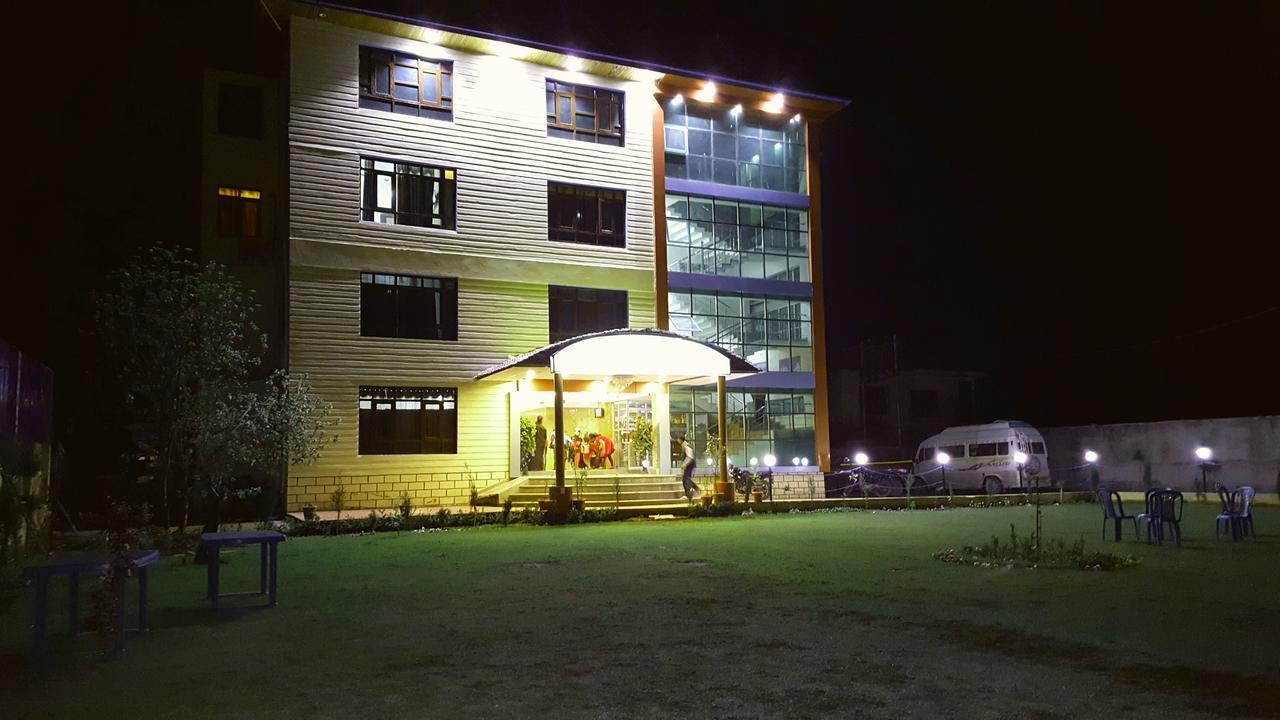 Triden Kashmir Resort Srinagar  Exterior photo