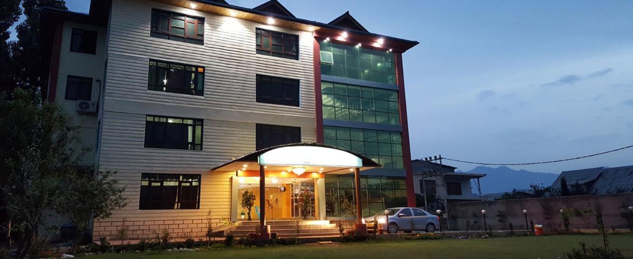 Triden Kashmir Resort Srinagar  Exterior photo